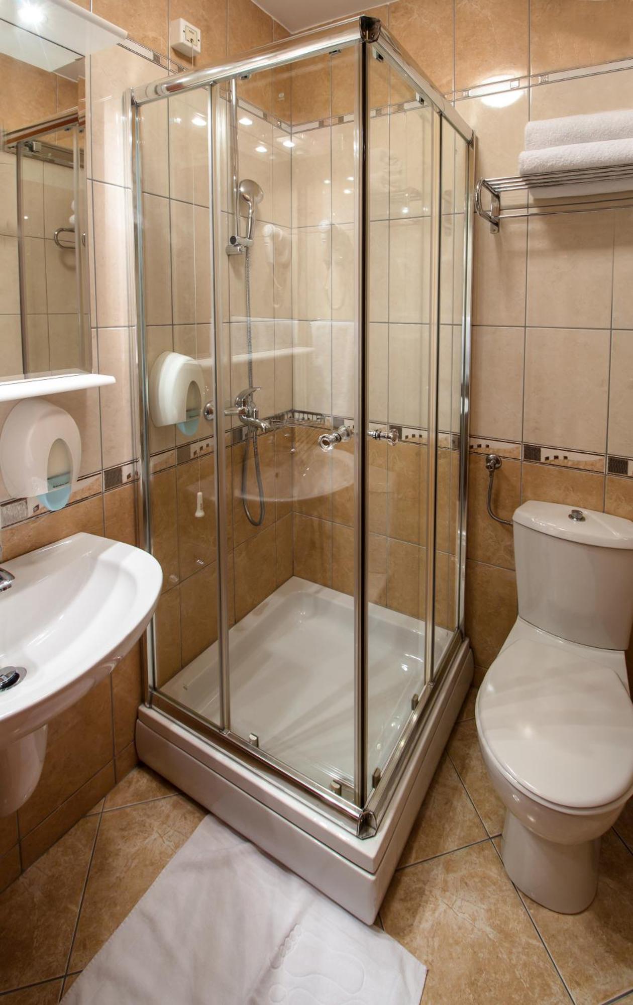Hotel Cezar באניה לוקה מראה חיצוני תמונה