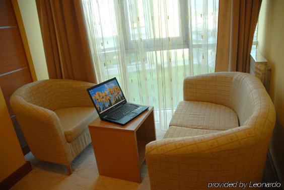 Hotel Cezar באניה לוקה חדר תמונה